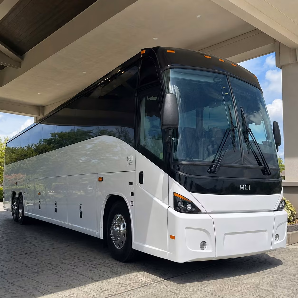 ditch the i 275 commute grind with a tampa employee shuttle bus