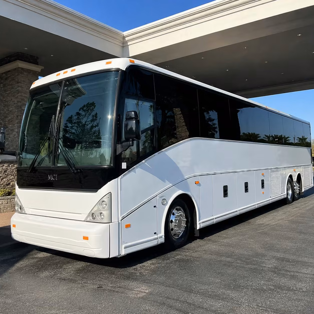 get a group airport shuttle from tampa international airport that runs on your schedule