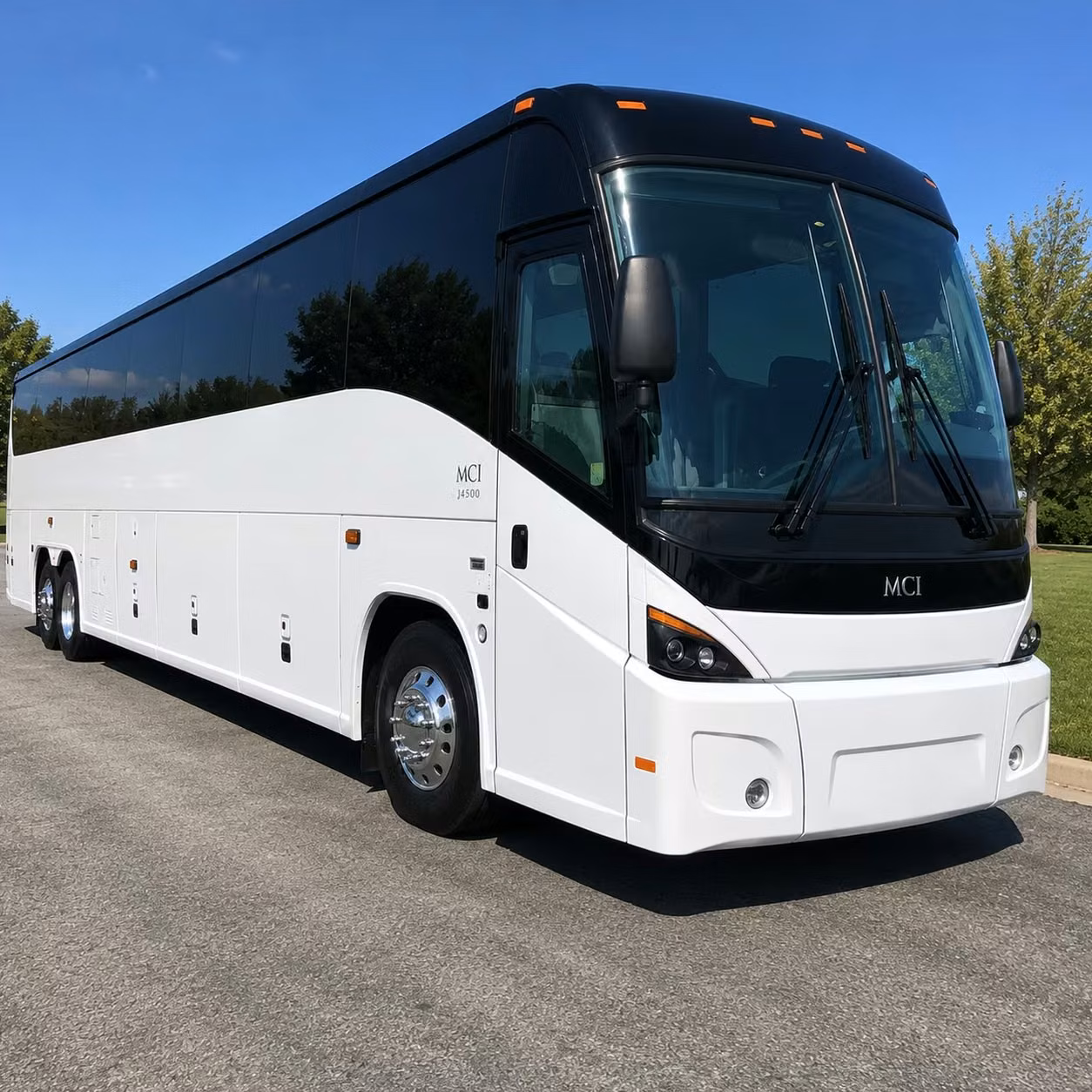 let a charter bus handle hotel to airport shuttles for your tampa convention group