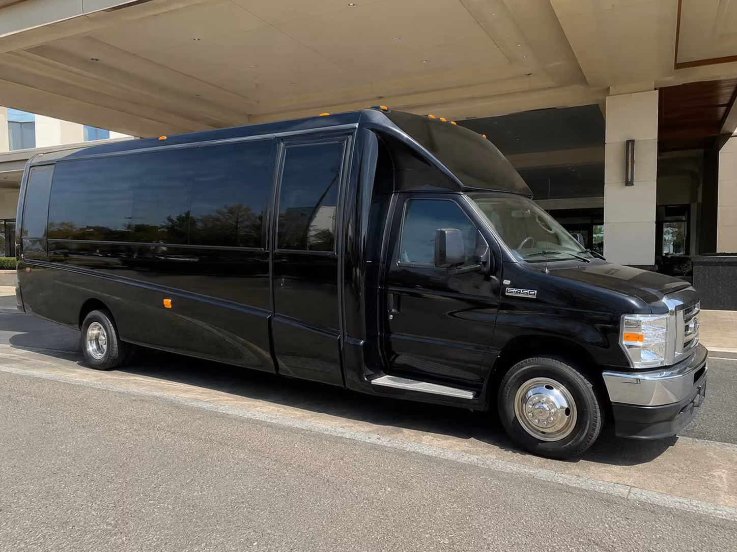 party bus rentals for tampa prom groups who want to arrive in style
